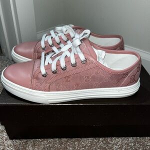 Used Women’s Gucci GG Pink Canvas Sneakers size 38